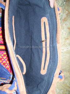 Bolso de hombro de tela de gamuza para mujer indio Banjara con cierre de cremallera y Pompón con cuentas a mano tradicional dos asas informales Vintage - Product Image 4