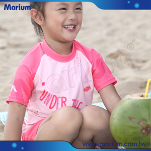 เสื้อแรชการ์ดน่ารักสีชมพูพร้อมลายเงือกแสนหวาน - Product Image 6