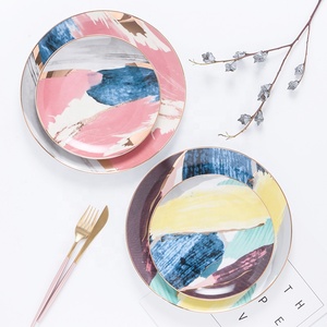 Venta caliente restaurante desayuno occidental <span class=keywords><strong>vajilla</strong></span> redonda hecha a mano boda plato <span class=keywords><strong>de</strong></span> cerámica con borde dorado - Product Image 1