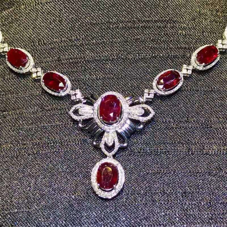 Collana ruby 18k oro bianco 11.8ct