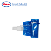 Bouteille d'eau pliable vente chaude personnaliser Logo haute qualité en plastique Camping PE minimaliste unisexe durable 1pc/poly sac