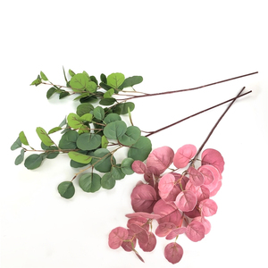 Guirlande d'<span class=keywords><strong>eucalyptus</strong></span> artificielle personnalisée de différentes tailles plantes en plastique feuilles vrai toucher branches artificielles d'<span class=keywords><strong>eucalyptus</strong></span> pour la décoration - Product Image 6