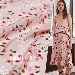 Hot Sale Pink Flower Seide Crepe de Chine Stoff Digitaldruck für Frauen Rock Pyjama Shirt