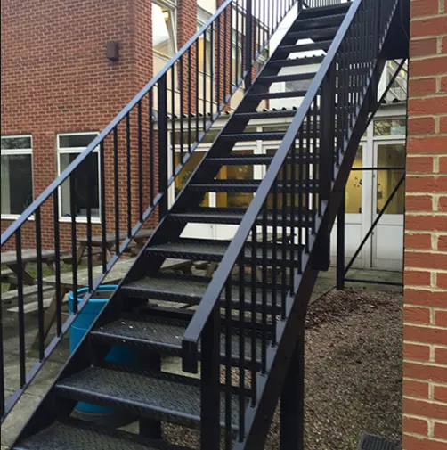 Açık metal merdiven kullanılan endüstriyel çelik merdiven sıcak galvanizli merdiven