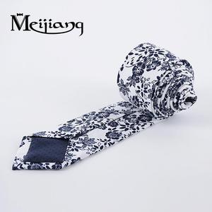 Corbatas de seda con estampado floral multicolor clásico de fabricante profesional <span class=keywords><strong>para</strong></span> hombres Buen precio Impresión personalizada Proveedor directo de China - Product Image 3