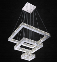 Lustre led suspendu composé d'anneaux carrés, design moderne, luminaire décoratif d'intérieur, idéal pour un salon