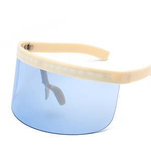 <span class=keywords><strong>Occhiali</strong></span> <span class=keywords><strong>da</strong></span> <span class=keywords><strong>Sole</strong></span> Unisex alla Moda con Montatura Grande, Protezione Solare e Maschera Integrata Anti-spia Personalizzata - Product Image 4