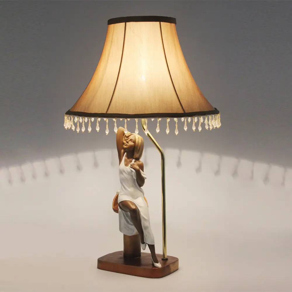 Luxe Retro Stijl Standbeeld Verlichting Tafellamp Vintage Slaapkamer Zijde Lampenkap Bedlampjes Woonkamer Indoor Hars Lichten