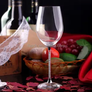 2017 الجملة الزجاج مع الماس شغل الكريستال كوب نبيذ أحمر ، شغل كامل الماس في كأس نبيذ بساق طويلة