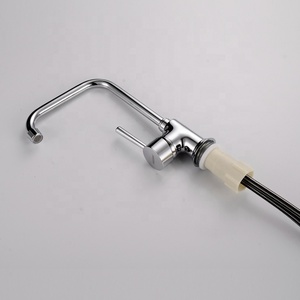 Grifo de cocina mezclador frío y caliente de cuello Wan de latón de un solo mango con acabado cromado moderno comercial <span class=keywords><strong>griferia</strong></span> de cocina - Product Image 5