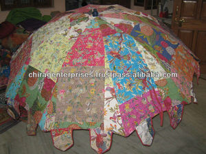 Parapluie pliant en plastique et en métal de conception classique faite à la main pour adultes Logo personnalisé accessoire de jardin de mariage indien commande manuelle - Product Image 2