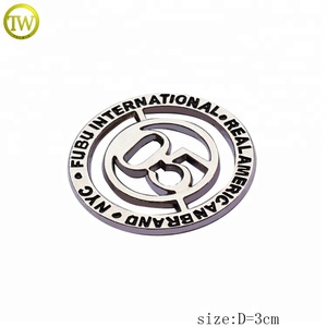 Approvisionnement d'usine émail lettre ronde étiquette étiquettes fabricant <span class=keywords><strong>creux</strong></span> logo marque vêtement couture logo plaque avec trous - Product Image 2