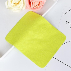 Mavi Pembe Yeşil Sarı Mikrofiber Gözlük Silecekleri Tüm Kabartma Tasarım 14.5x17.5 cm ile Çin tarafından Yapılan BSCI Fabrika - Product Image 4