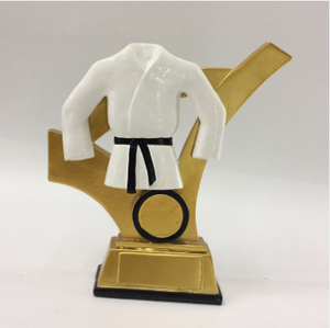 เรซินงานฝีมือตกแต่งเทควันโดรางวัล Trophys เตะแนวนอนเตะสไตล์ของที่ระลึกถ้วยรางวัลที่กำหนดเอง - Product Image 4