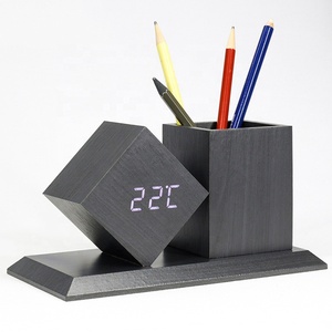 KH-WC010 Tùy Chỉnh Đứng <span class=keywords><strong>Fancy</strong></span> Văn Phòng Máy Tính Để Bàn Đa Chức Năng Bàn Quà Tặng Bút Gỗ Chủ Với Kỹ Thuật Số LED Đồng Hồ Báo Thức - Product Image 3