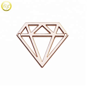 <span class=keywords><strong>Étiquette</strong></span>s de <span class=keywords><strong>vêtement</strong></span> en forme de diamant, logo 3D personnalisé, <span class=keywords><strong>étiquette</strong></span> de <span class=keywords><strong>vêtement</strong></span> en métal creux avec 2 trous - Product Image 3
