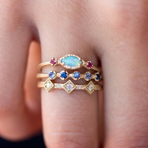 <span class=keywords><strong>Anello</strong></span> da <span class=keywords><strong>Donna</strong></span> Gemnel in Argento Sterling 925 di Alta Qualità, Placcato Oro con <span class=keywords><strong>Rubino</strong></span>, Zirconia Cubica e Opale - Product Image 2