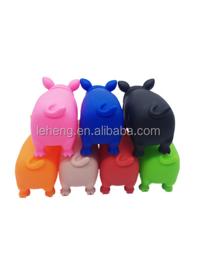 セール】 プラスチック製 カラフル Mサイズ 叫ぶブタさん 握ると音が