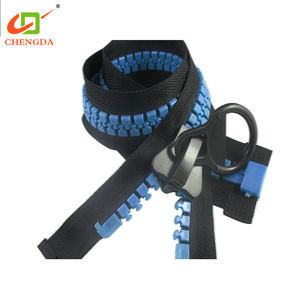 CHENGDA Chinese Factory Customized Pantone 5# Plastic Derlin Resin <strong>Giant</strong> Teeth <strong>Zipper</strong> for Sofa - Product Image 2