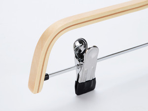 <span class=keywords><strong>Cintre</strong></span> en <span class=keywords><strong>bois</strong></span> laminé de supermarché Jupe pantalon en <span class=keywords><strong>bois</strong></span> Cintres pour pantalons avec clips - Product Image 3