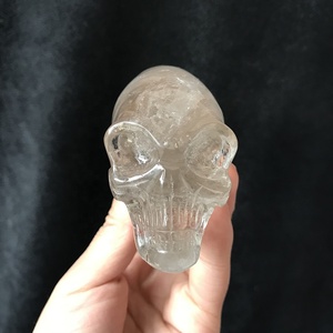 Teschi Alieni in Cristallo di Quarzo Naturale Intagliati a Mano Personalizzati, Teschi a Testa Lunga in Quarzo Fumé a Grandezza Naturale in Vendita - Product Image 5