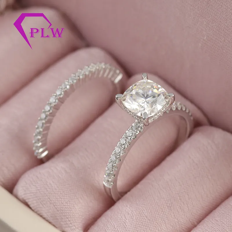 Kussen cut center moissanite 18 k white gold wedding ring set voor bruid