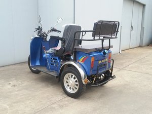 Nuevo diseño azul <span class=keywords><strong>125CC</strong></span> triciclo con tres asientos motocicletas para personas discapacitadas - Product Image 2