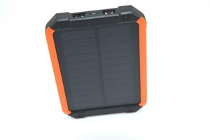 2 en <span class=keywords><strong>1</strong></span> Shenzhen RoHS Cargador Solar Power Bank 6000 mAh con súper linterna de camping para móvil - Product Image 6