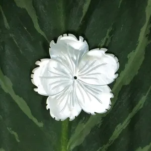 Mãe de pérolas cravando gemas, fábrica de preço de esfregão de flor, pedra de concha branca