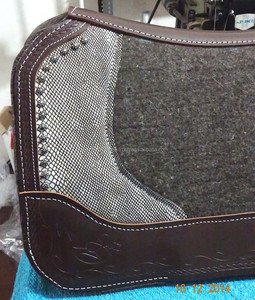 Selle de cheval Rider's Trust 32 x 32 pouces, gris naturel, 100 % feutre de laine mérinos, 1,25 pouces, cuir véritable, selle western - Product Image 2