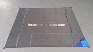 Tapete de Playa Familiar de Secado Rápido para Interiores y Exteriores con 4 Estacas y 4 Bolsillos en las Esquinas - Product Image 3