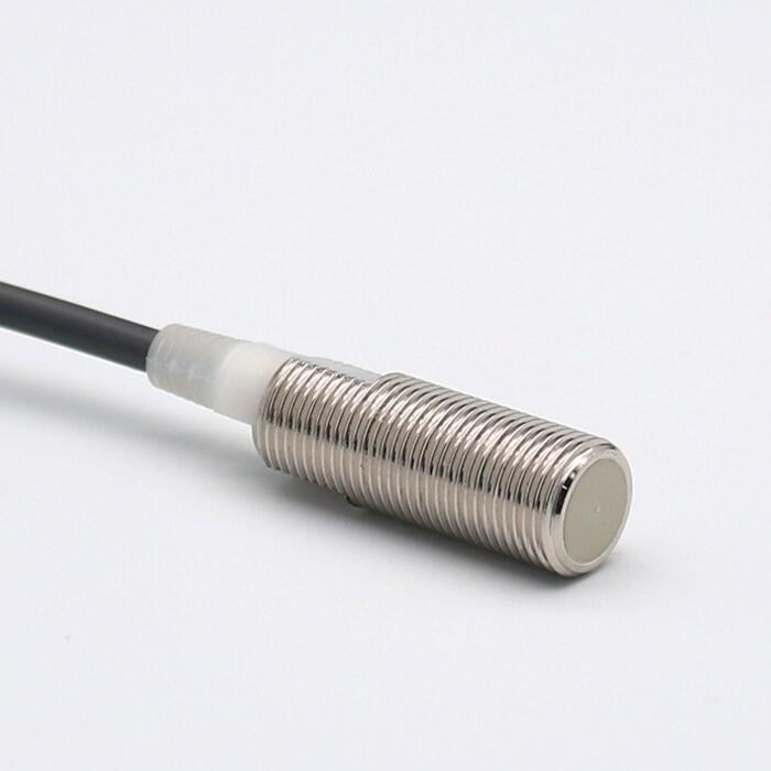 Inductive Sensor E2E-X3D1-N-Z - Reliable Proximity Switch