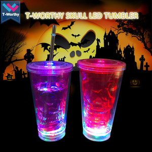 Gobelet à jus clignotant à LED pour fête d'Halloween en <span class=keywords><strong>verre</strong></span> et matériau PS <span class=keywords><strong>avec</strong></span> tasse à <span class=keywords><strong>paille</strong></span> à LED - Product Image 3