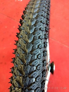 Roue de vélo solide de 20 pouces en caoutchouc pneumatique avec frein à disque en acier polyuréthane EVA aluminium Type de roue de vélo Roue en mousse PU