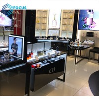 Vitrine de présentation de cosmétiques en verre de haute qualité, design d'intérieur de cosmétiques, design d'intérieur de Sephora