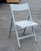 Chaises pliantes colorées, siège en plastique