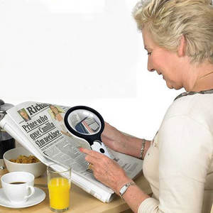 Lupa de Mano Grande con 4 LED y Luz, Lente de 4X 30X, Lupa Iluminada Portátil para Lectura, Degeneración <span class=keywords><strong>Macular</strong></span> - Product Image 5