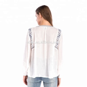 Blusas y Tops de <span class=keywords><strong>Verano</strong></span> para Mujer, Diseño de Oficina, Algodón Blanco, Manga Abullonada Bordada - Product Image 4