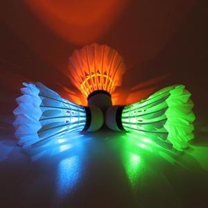 Hochwertige Glow Dark Duck Feather <span class=keywords><strong>LED</strong></span> <span class=keywords><strong>Badminton</strong></span> Federball Shining Federball für <span class=keywords><strong>Badminton</strong></span>/<span class=keywords><strong>LED</strong></span> <span class=keywords><strong>Badminton</strong></span> Federball - Product Image 1
