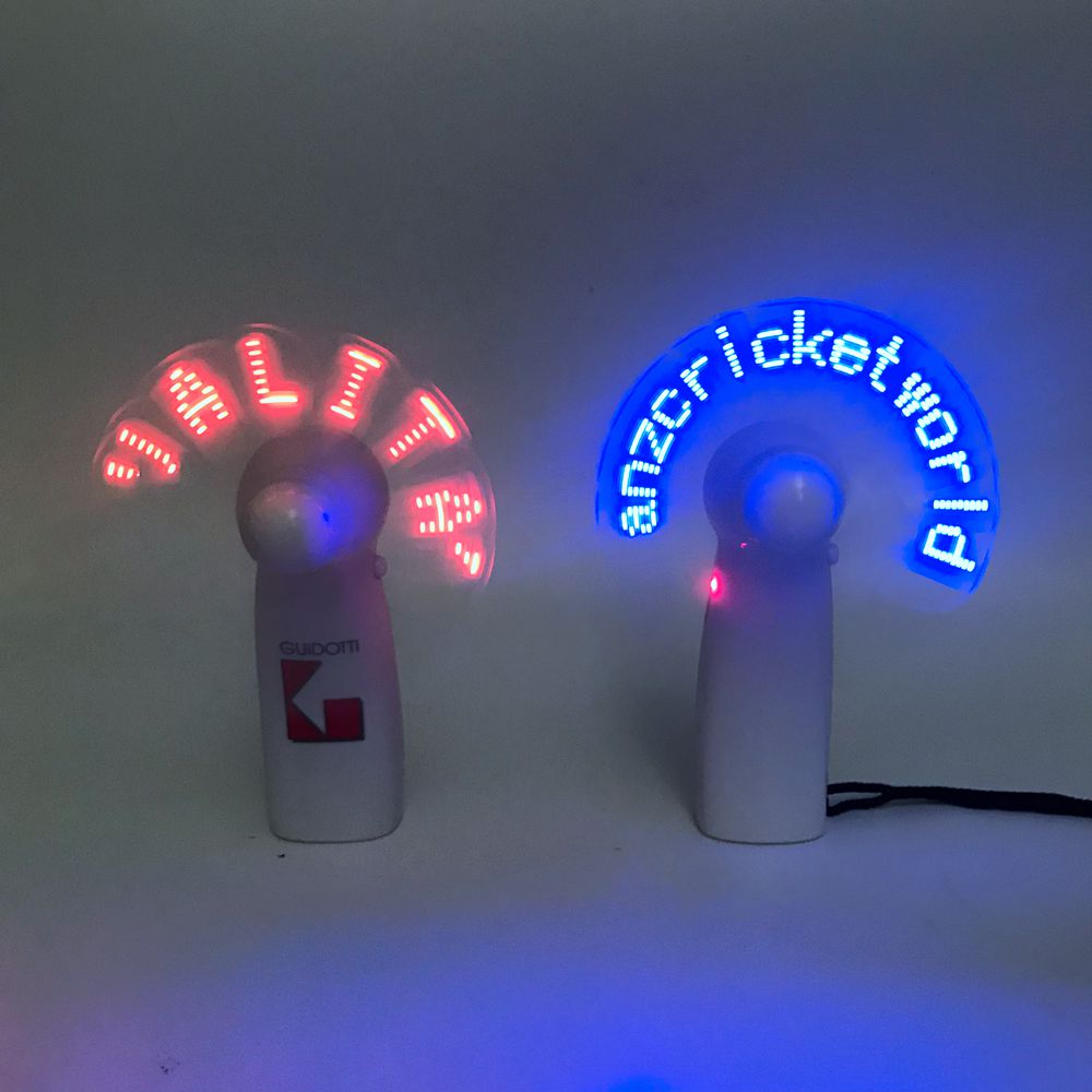 Оптовый поставщик, Цветной Ручной программируемый светодиодный вентилятор для сообщений