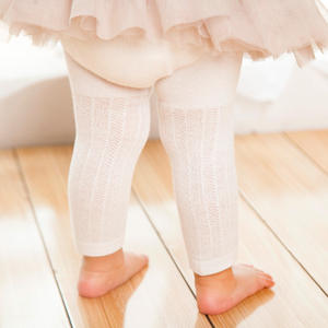 Bas prix Pantalon tricoté uni 9 couleurs Leggings pour bébé en coton biologique côtelé pour filles - Product Image 3