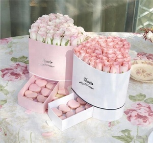 Boîte de <span class=keywords><strong>cadeau</strong></span> en papier avec tiroir à fleurs en forme de cœur boîte de chocolat noire vide faire des boîtes de carton à savon style cœur stock - Product Image 3