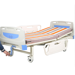 Cama de hospital médico cuidado una manivela cama ABS cama plana para el precio de fábrica - Product Image 5