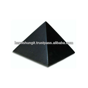 Shungite-pirámide Schungit pulida - Product Image 1