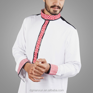 Modèles de Kurta pour hommes Blanc avec noir et blanc, style Thobe <span class=keywords><strong>Jubba</strong></span> arabe pour hommes, <span class=keywords><strong>photo</strong></span> - Product Image 3