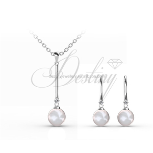 Ensemble <span class=keywords><strong>d</strong></span>'escargots Ensemble combiné <span class=keywords><strong>collier</strong></span> <span class=keywords><strong>et</strong></span> <span class=keywords><strong>boucles</strong></span> <span class=keywords><strong>d</strong></span>'<span class=keywords><strong>oreilles</strong></span> à la mode orné de cristal <span class=keywords><strong>Swarovski</strong></span> Daisini Ensemble de bijoux en perles plaquées or 18 carats - Product Image 5