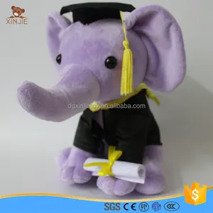 Colore viola di peluche elefante giocattolo con laurea cappello