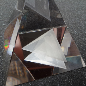 Pirámide Egipcia <span class=keywords><strong>de</strong></span> Cristal con Grabado Personalizado y Pantalla Holográfica - Product Image 4