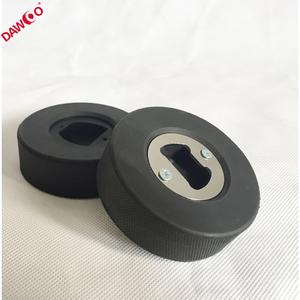 Abridor de Botellas con Forma de Disco de Hockey sobre Hielo, Material de Goma, Calidad Estándar de Fábrica Xiamen - Product Image 3