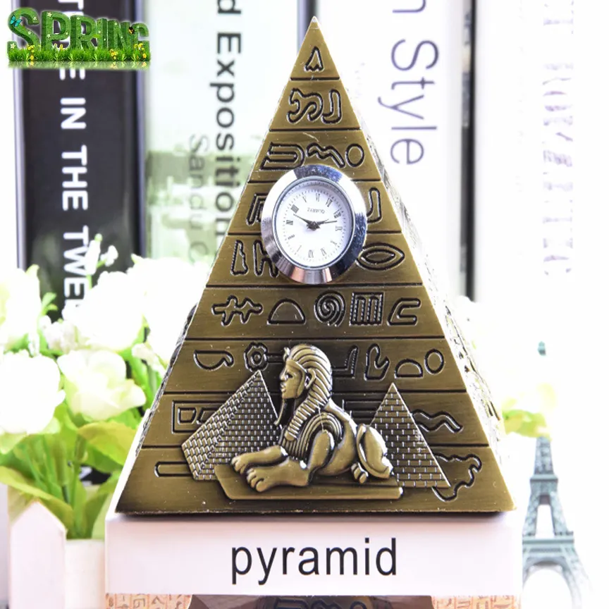 Egitto Piramide Modello Creativo Decorazione Decorazione Desktop di Decorazione Retrò Vintage Metallo Artigianato Con Orologio